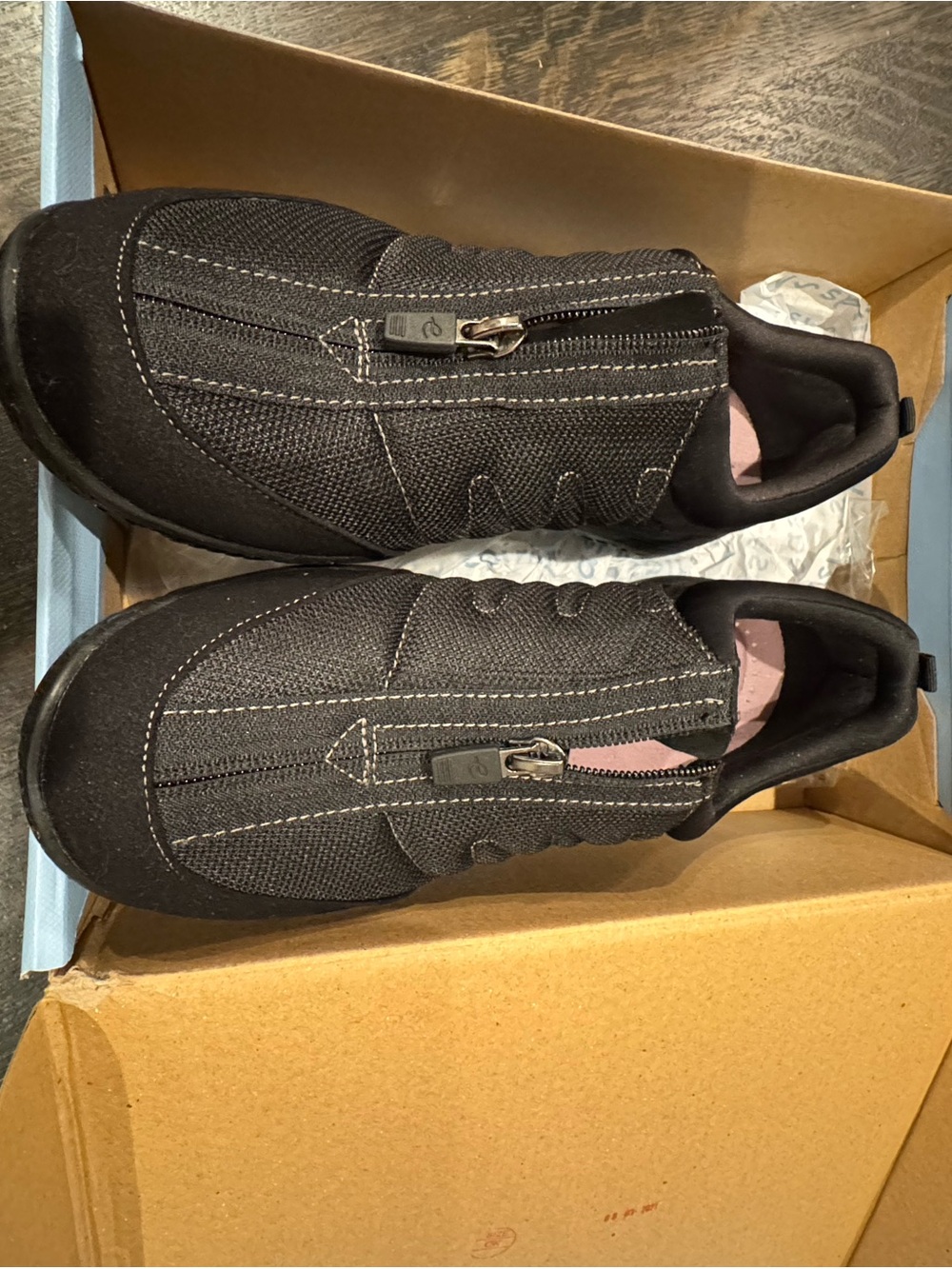 Easy Spirit Black Women's Slip-On Zip Sneakers - Picture 6 of 8